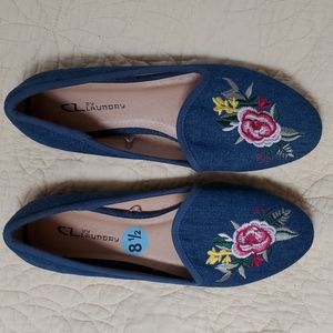 Chinese Laundry Blue Denim flats with embroidered flowers, size 8 1/2